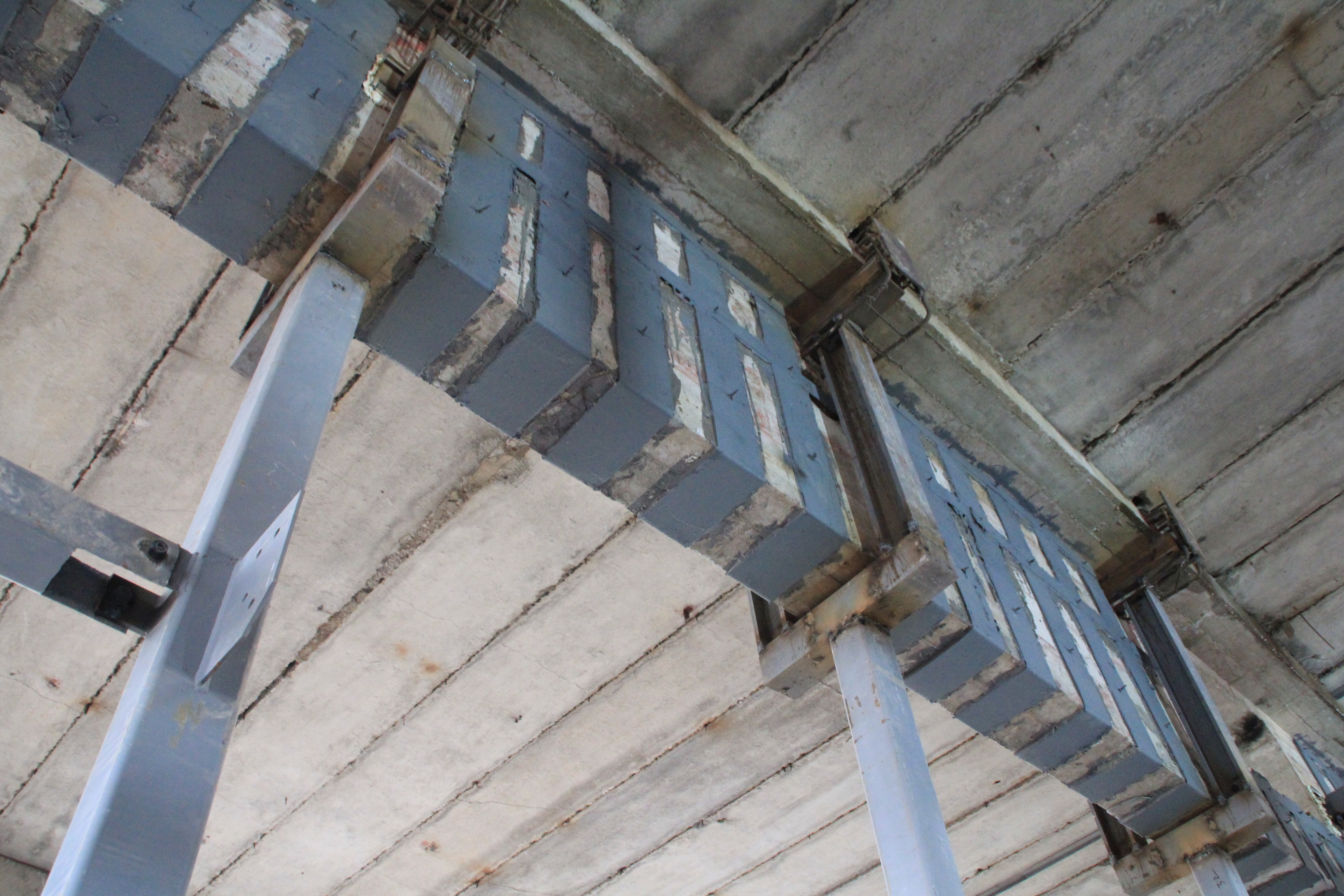 錨栓鉆孔：房屋建筑粘鋼加固工程的質量保障